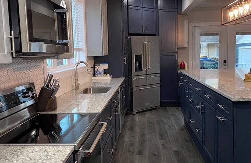 Huron House | Lakefront home. Beach & park access. 8 miles to Cedar Point. 4 bedrooms 3 baths.