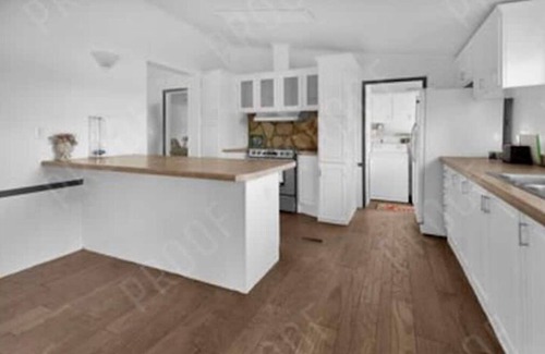 Enchanted Oaks House | Lakefront Home Has Everything !
