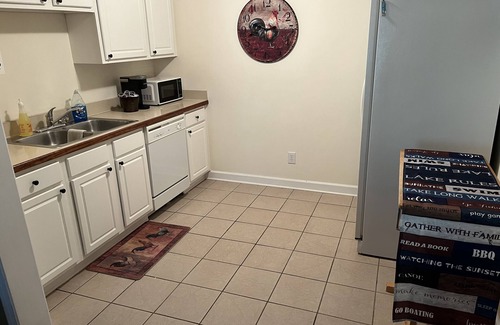 Lake Ranch Estates House | Lakefront Home/Large Dock/Swim Friendly Cove/Minutes to downtown Gainesville!