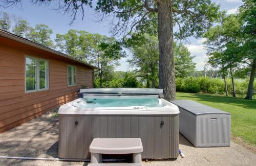 Brainerd House | Lakefront Home on 17 Acres 9 Mi to Dtwn Brainerd!