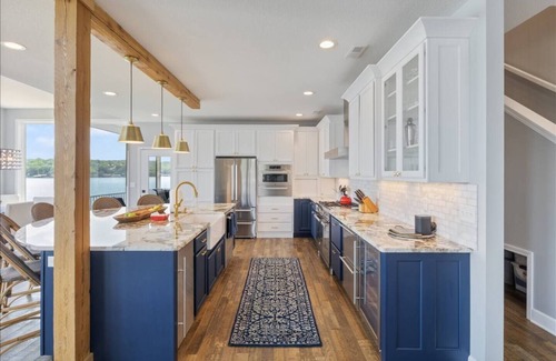 Gravois Mills House | Lakefront Home on the Point