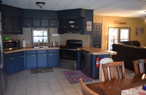 Se Ree House | Lakefront home ready for your vacation! Best spot on Rough River Lake!