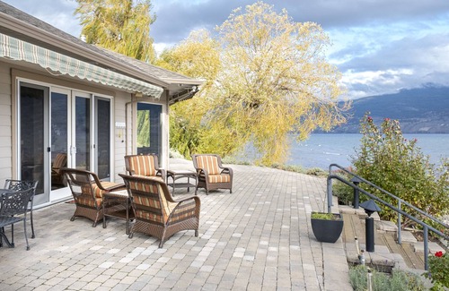 Okanagan-Similkameen House | Lakefront Home with boat lifts, views and lots of space