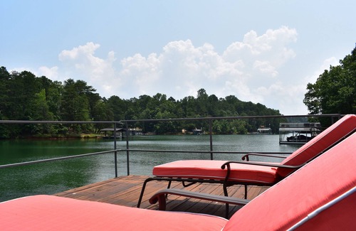 Gainesville House | Lakefront Home with a Single Slip Party Deck