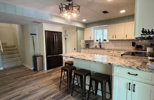 Camdenton House | Lakefront House quiet cove, w/dock, close to Captain Ron's & The Cave.