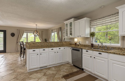 Wolf Creek House | Lakefront, Kayaks, Boat Rental, Deep Water