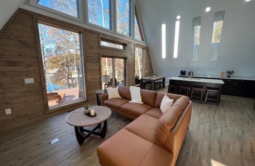 Seneca House | Lakefront Keowee Luxury Cottages 127