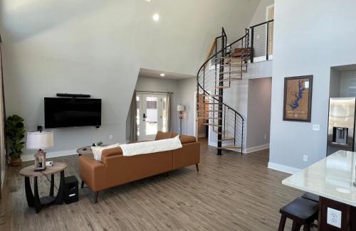 Seneca House | Lakefront Keowee Luxury Cottages 127