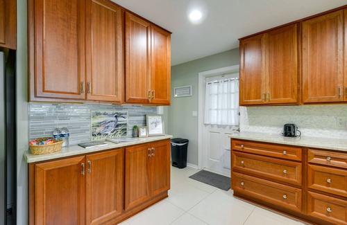 Putnam Hall House | Lakefront Keystone Heights Home w/Boat Dock!