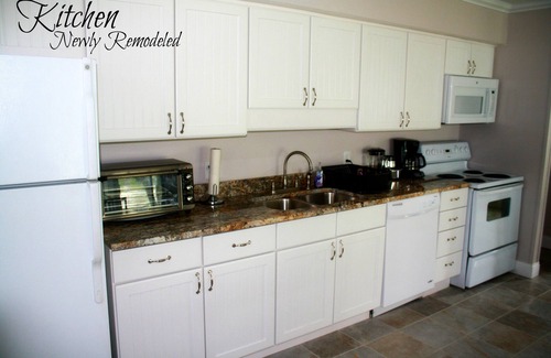 Marion House | Lakefront Lake Of Egypt Sleeps 8 w/Dock/two kayaks and on 1 LEVEL!