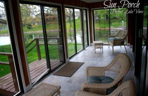 Marion House | Lakefront Lake Of Egypt Sleeps 8 w/Dock/two kayaks and on 1 LEVEL!