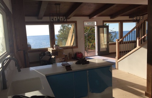 Kincardine House | Lakefront Leisurely Hideaway - Private and Peaceful - Newly Built