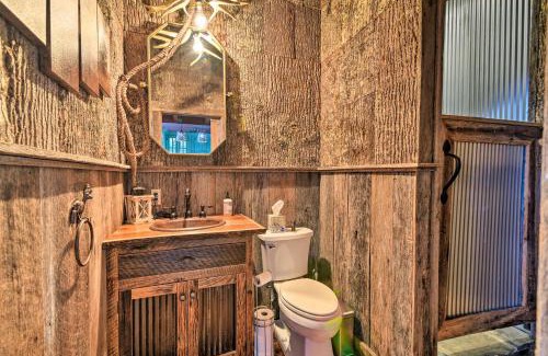 Sharon Grove House | Lakefront Lewisburg Vacation Rental with Deck!