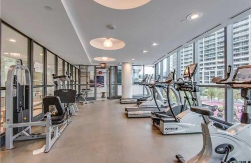 Fort York Apartment | Lakefront living Downtown Toronto - Free Parking, Gym, Indoor Pool