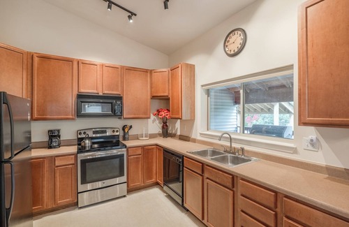 Innsbrook Condo | Lakefront Lodge by Innsbrook Vacations!