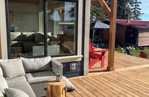 Sheridan Lake House | Lakefront Luxury
