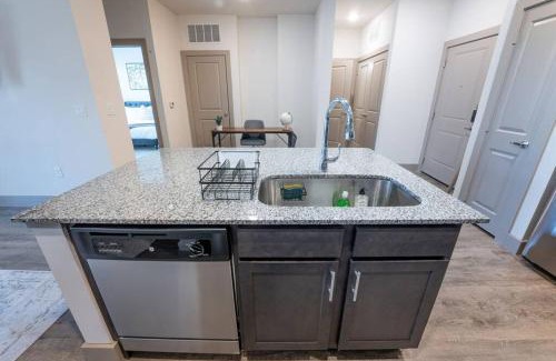 Lewisville Apartment | Lakefront Luxury King 1BR