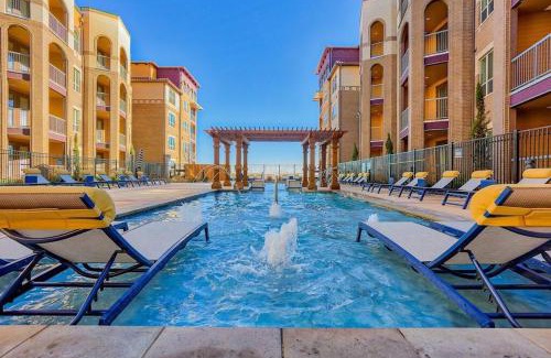 Lewisville Apartment | Lakefront Luxury King 1BR