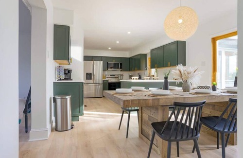 Athens House | Lakefront Luxury: Private Hudson Valley House w/Direct Water Access 8 Guests