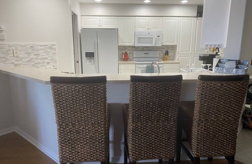 Tropical Cove Condo | Lakefront Luxury