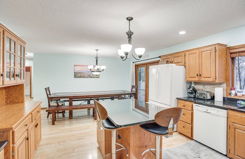 Annandale House | Lakefront Minnesota Vacation Rental w/Dock