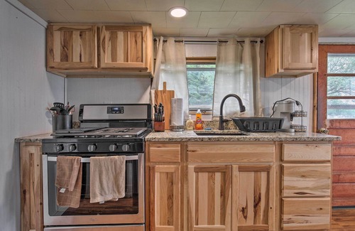 Minocqua Cabin | Lakefront Minocqua Cabin w/Dock & Fire Pit!