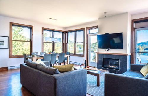 Lac Superieur Village House | Lakefront, Mountain View - 3 Bedrooms Resort Suite