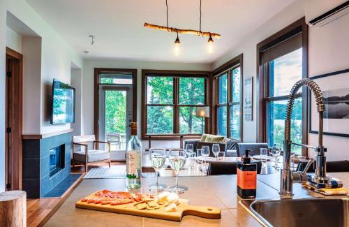 Lac Superieur Village House | Lakefront Mountain View - 1 Bedroom Resort Suite