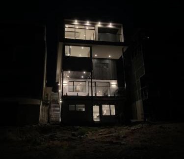 Okanagan-Similkameen Apartment | Lakefront Nest Beach House Suite