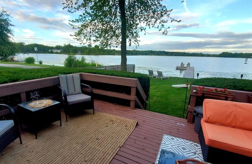Warsaw House | LAKEFRONT Newly Remodeled & Late Checkout!