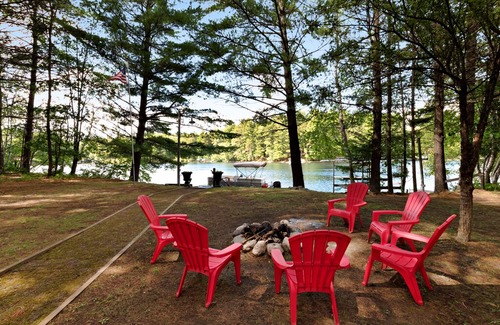 Manitowish Waters House | Lakefront Northwoods octagon cabin with private dock - dog-friendly