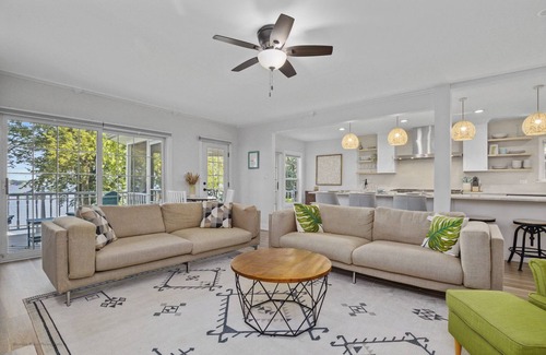 Fox Lake House | Lakefront Oasis w/2 fire pits, game room & kayaks