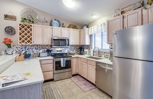 Osage Beach Condo | Lakefront Osage Beach Abode w/Grill & Pool Access