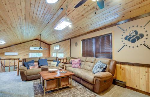 Outing House | Lakefront Outing Home Private Dock and Volleyball!