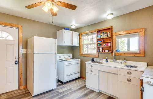 Climax Springs Apartment | Lakefront Ozark Cottage: Deck w/Covered Dock!