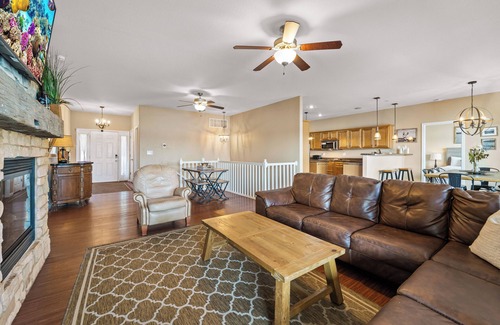 Lake of the Ozarks House | Lakefront Ozarks Home: Tiki Bar, Pool, Deck, Views