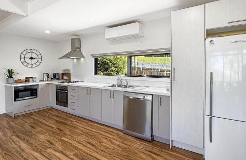 Bonnie Doon House | Lakefront Palms