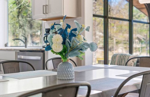 Hot Springs Village House | Lakefront Paradise w/Hot Tub, Decked Out on Desoto