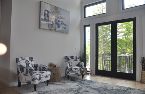 Union House | Lakefront, Peaceful, Contemporary