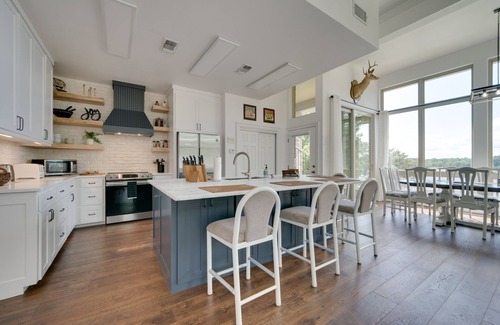 Dogwood Villa | Lakefront Pittsburg Villa w/Private Pool!