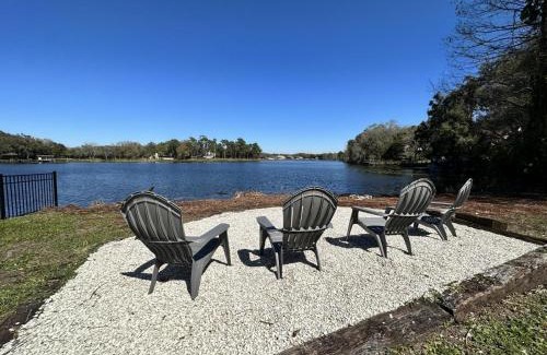 Carrollwood House | Lakefront private oasis in Tampa Bay
