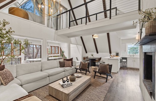 Brownwood House | Lakefront property - 2.4 miles from the Hideout