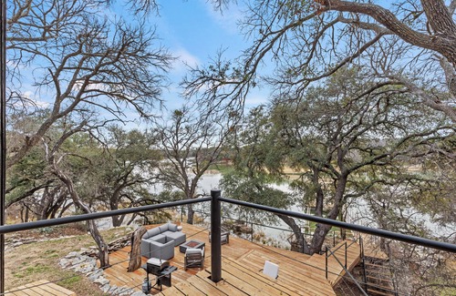 Brownwood House | Lakefront property - 2.4 miles from the Hideout