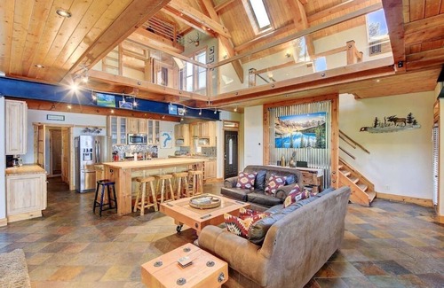 Sandpoint House | Lakefront property w/boat lift, hot tub & steam room