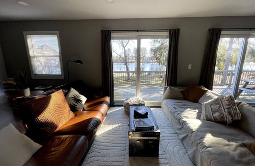 Enfield House | Lakefront Property with Scenic View - All Seasons!