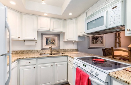 Desert Shores Condo | LAKEFRONT! RAVE REVIEWS! waterfalls,creek,walking trails, wildlife