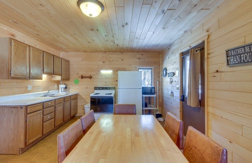 Park Rapids Cabin | Lakefront Resort Cabin w/Porch in Park Rapids!