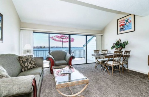 Seven Coves Resort | Lakefront Resort Conference & Event Center Retreat | Sleeps 40