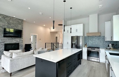 Youbou House | Lakefront Retreat with a Sauna, Hot Tub & Private Beach Access