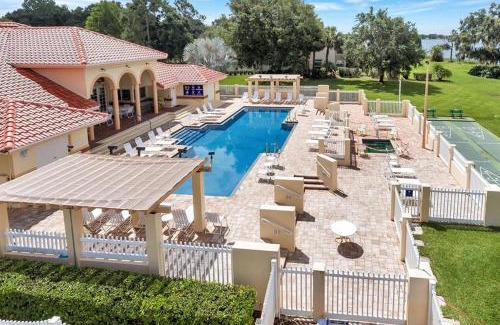 Winter Haven House | Lakefront Retreat In Winterset